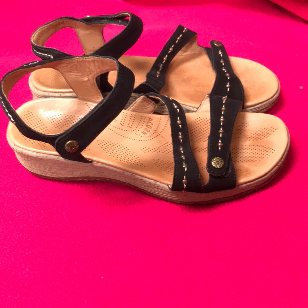 Sandles